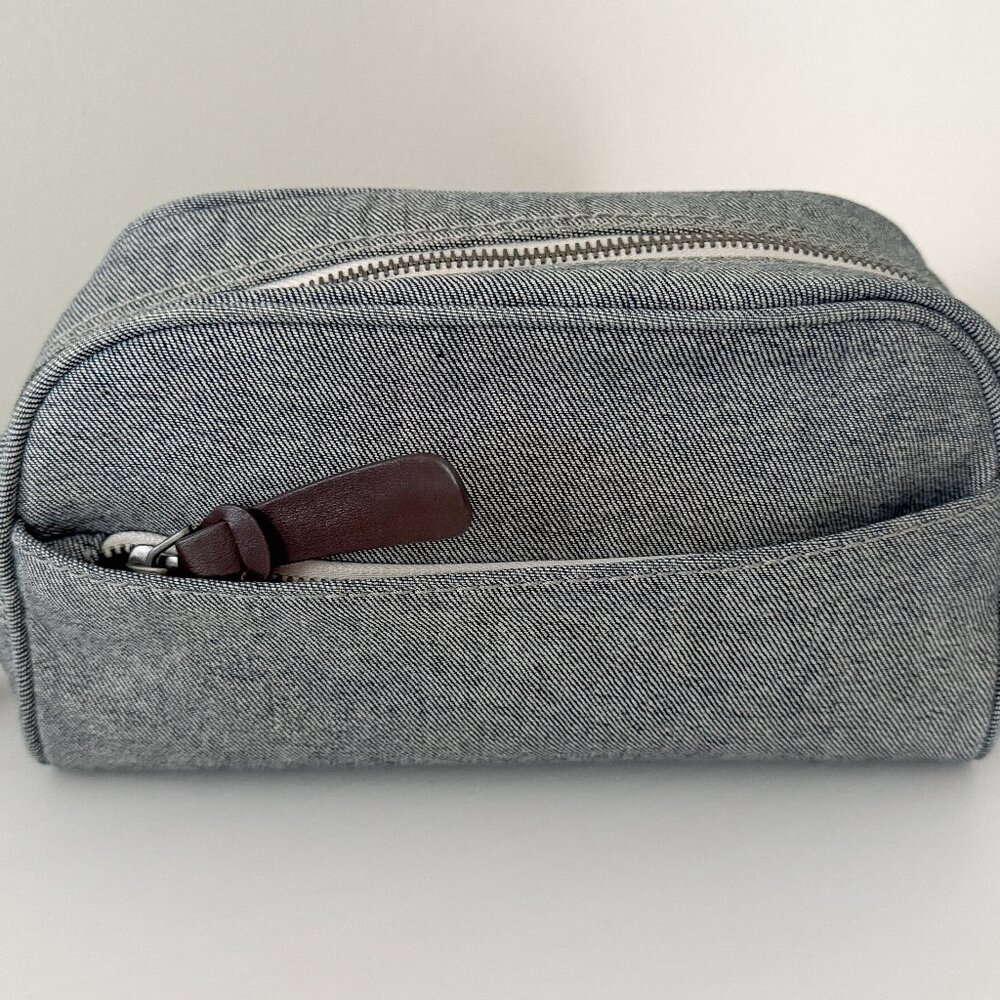 The Everlane Twill Canvas Reverse-Denim Dopp Kit (Toiletry Cosmetics Bag/Pouch)